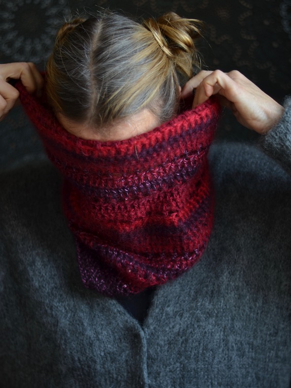Temptation cowl red