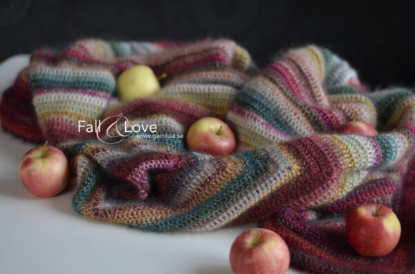 Fall and love blanket apples