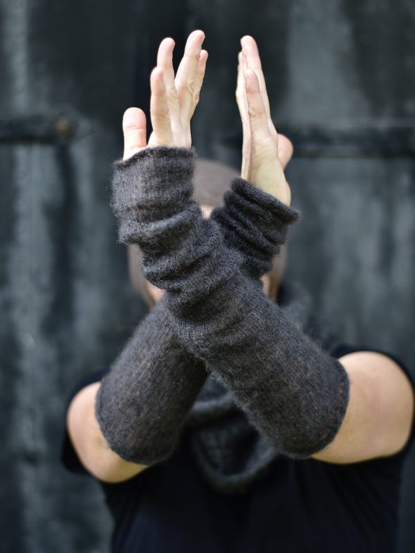knitted armwarmer Långa pulsvärmare i Langyarns Mohair Luxe