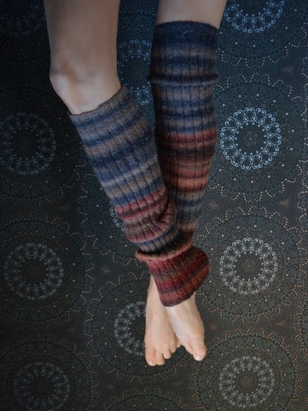 legwarmers stickade benvärmare i Langyarns Mille Colori Sock & Lace Luxe GarnTua legwarmers stickade benvärmare i Langyarns Mille Colori Sock & Lace Luxe GarnTua